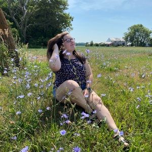 Meet your Posher, Hali